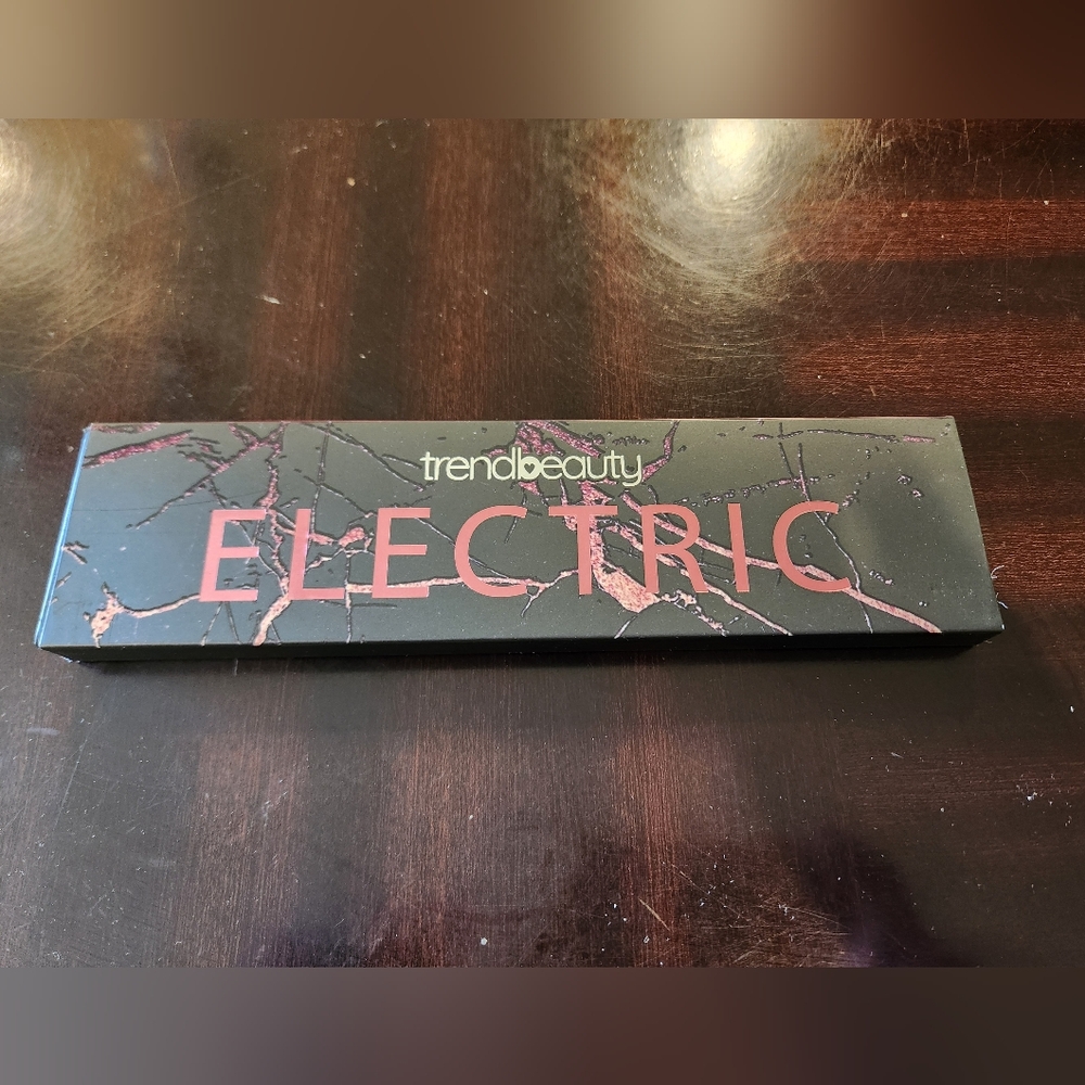 Trend beauty Electric Eyeshadow Palette